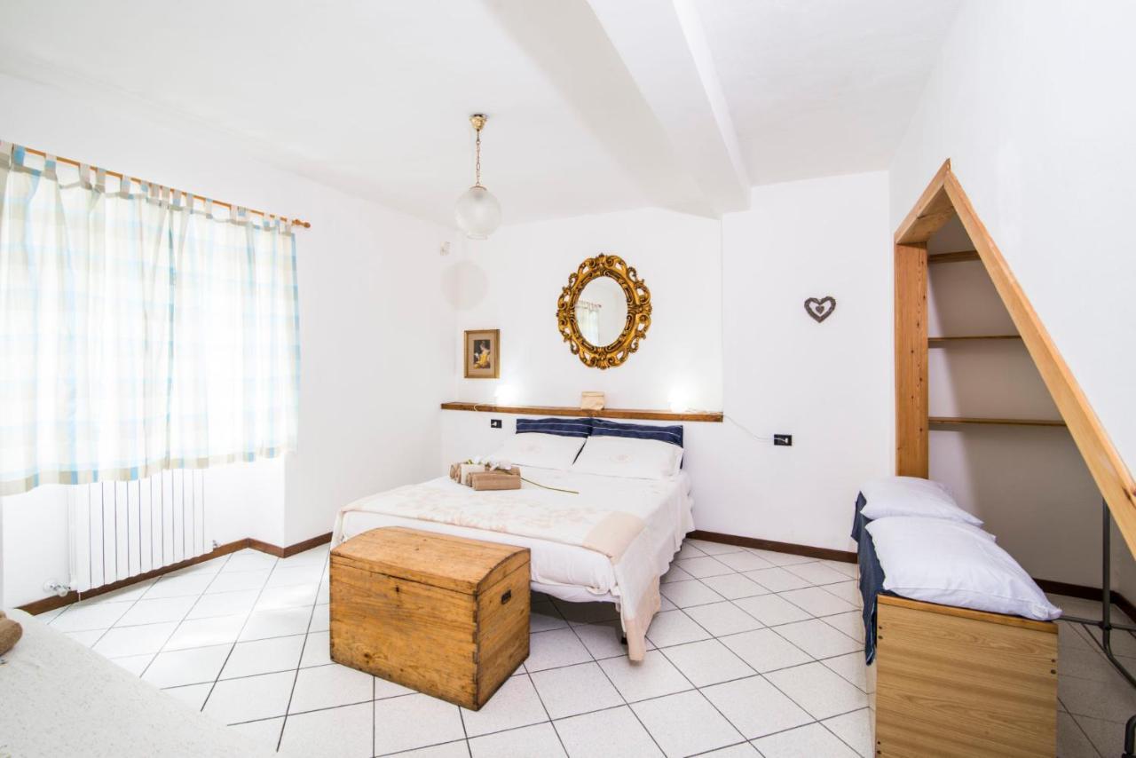 Casa Vacanze Linda Gera Lario Exterior photo